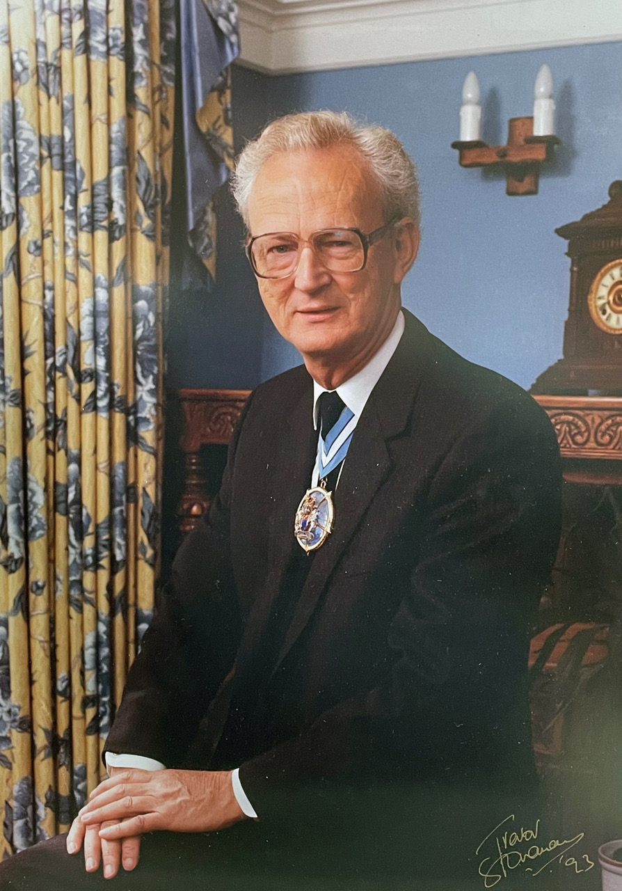 Mr George Capon, Master 1993-1994 - World Traders